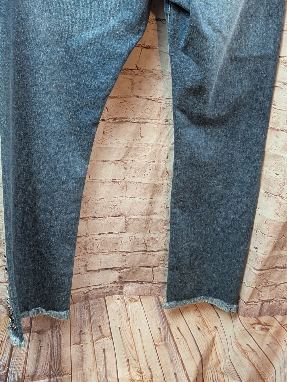 Pilcro And The Letterpress Light Blue Embellished  Jeans Size 29 - Picture 8 of 10